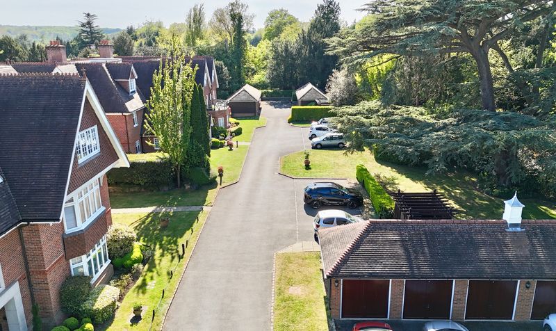 Guildford Road, Fetcham, KT22