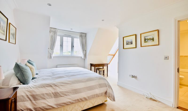 Guildford Road, Fetcham, KT22