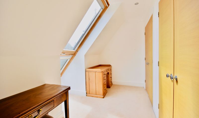 Guildford Road, Fetcham, KT22