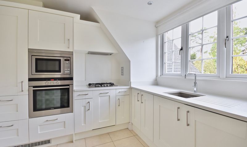 Guildford Road, Fetcham, KT22