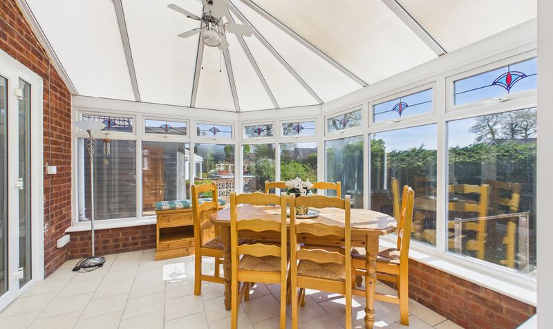 Appleton Road, Upton, CH2