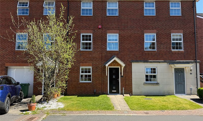 Oaktree Lane, Huddersfield, HD3