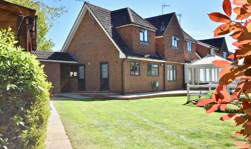 Roebuck Close, Ashtead, KT21