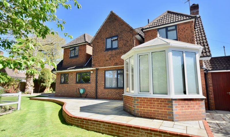 Roebuck Close, Ashtead, KT21