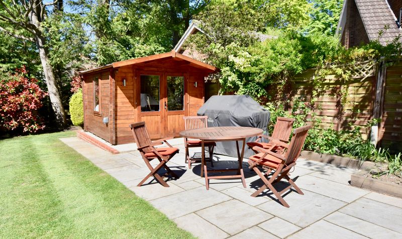 Roebuck Close, Ashtead, KT21