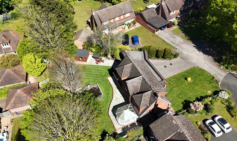 Roebuck Close, Ashtead, KT21