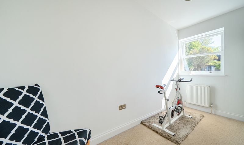 Grosvenor Road, Epsom, KT18