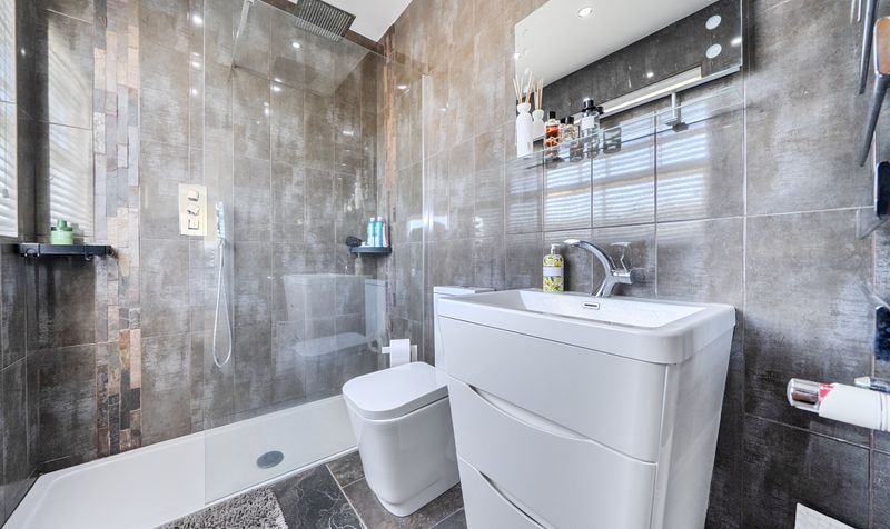 Grosvenor Road, Epsom, KT18