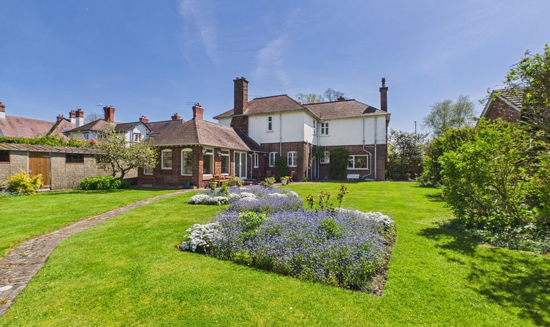 Lache Lane, Chester, CH4