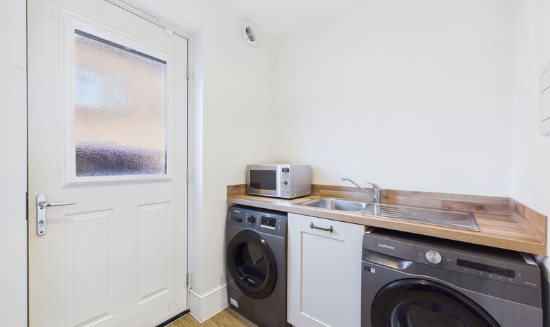 Saturn Drive, Chester, CH4