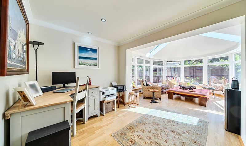 Ellington Way, Epsom, KT18