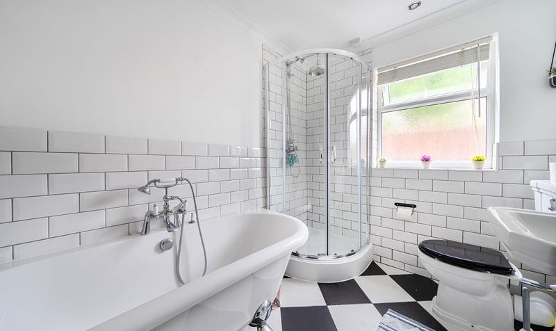 Beaconsfield Place, Epsom, KT17