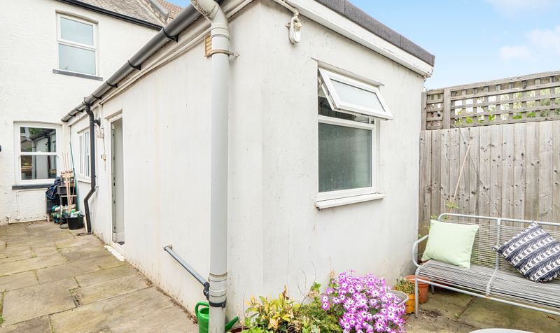 Beaconsfield Place, Epsom, KT17