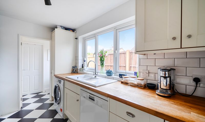 Beaconsfield Place, Epsom, KT17