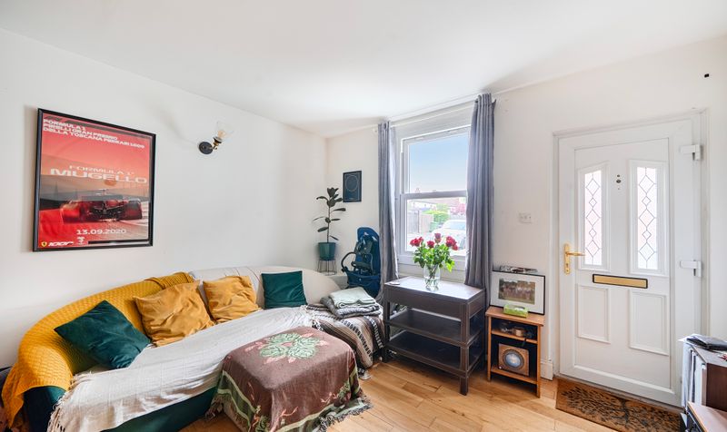 Beaconsfield Place, Epsom, KT17