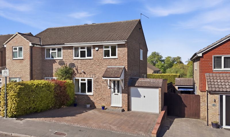 3 Bedroom House For Sale &ndash; Byron Close, Hitchin, SG4