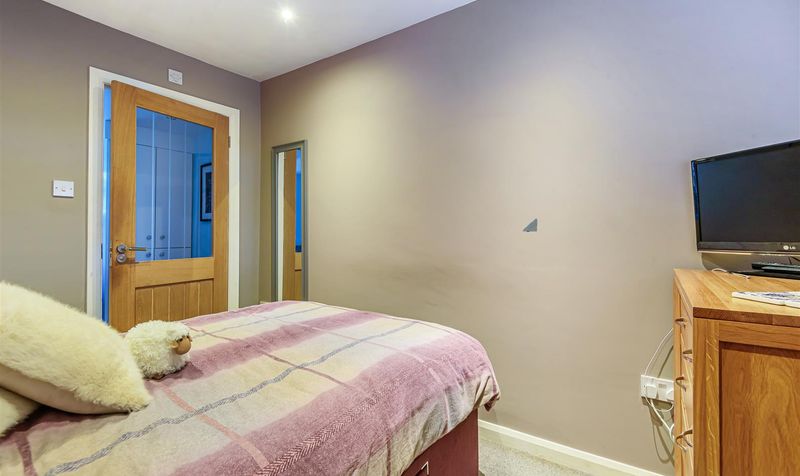 Woodlands Road, Epsom, KT18