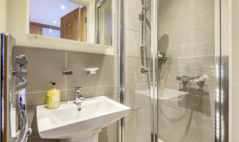 Woodlands Road, Epsom, KT18