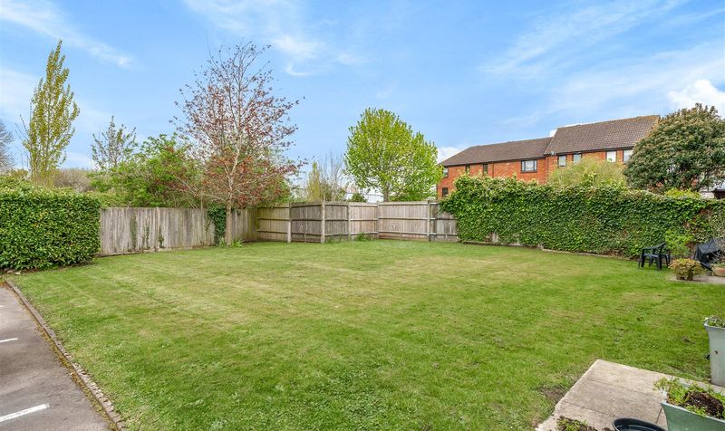 Farriers Close, Epsom, KT17