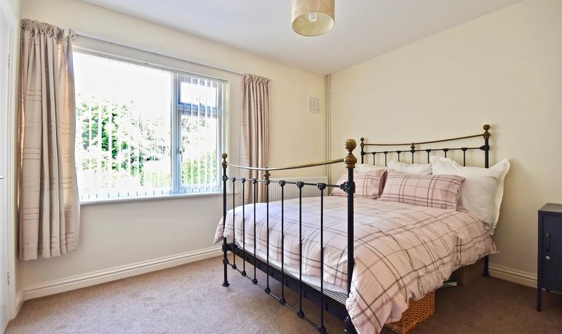 Harriotts Lane, Ashtead, KT21