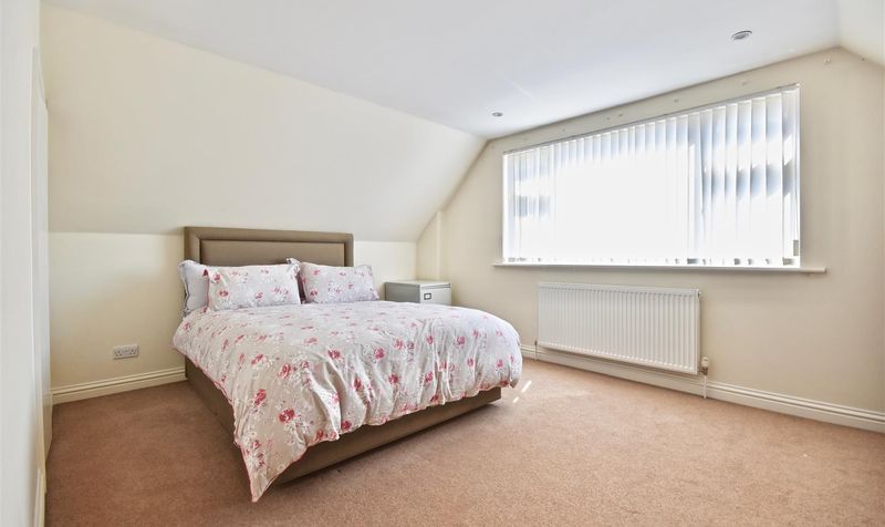 Harriotts Lane, Ashtead, KT21