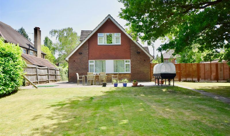 Harriotts Lane, Ashtead, KT21