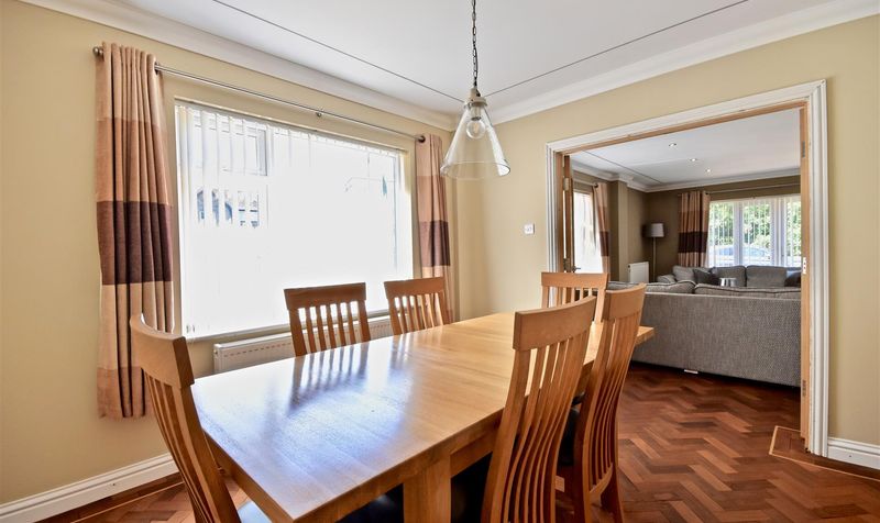 Harriotts Lane, Ashtead, KT21