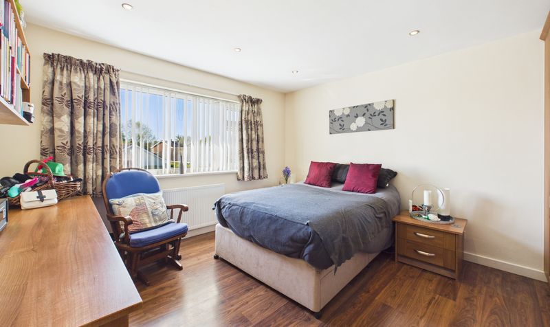 Rushton Drive, Upton, CH2