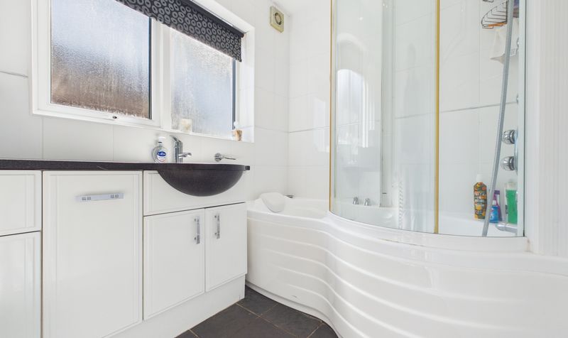 Rushton Drive, Upton, CH2