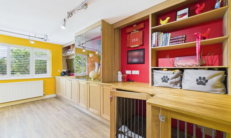 Rushton Drive, Upton, CH2