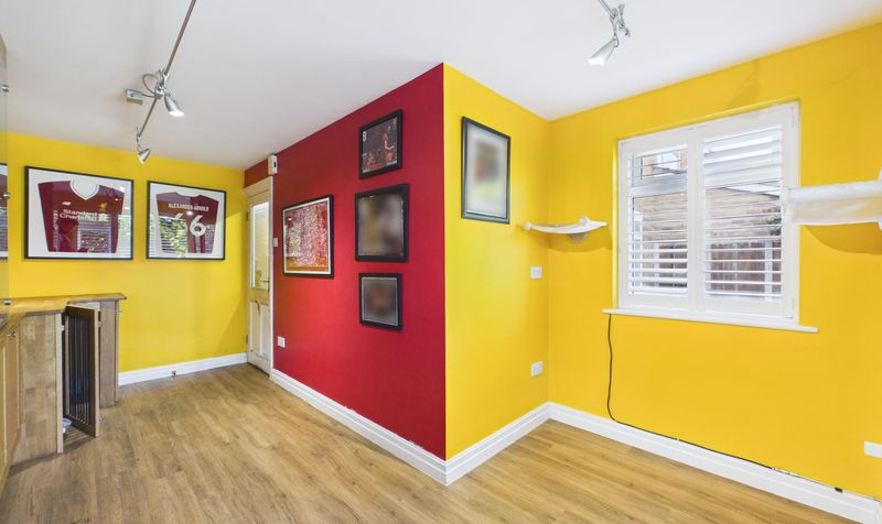 Rushton Drive, Upton, CH2