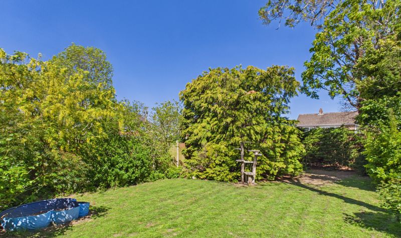 Rushton Drive, Upton, CH2