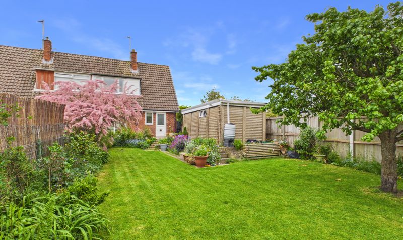 St. James Avenue, Upton, CH2