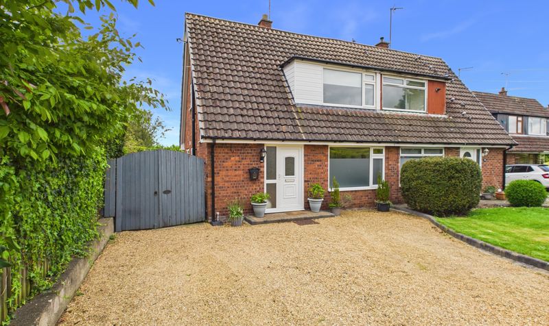 St. James Avenue, Upton, CH2