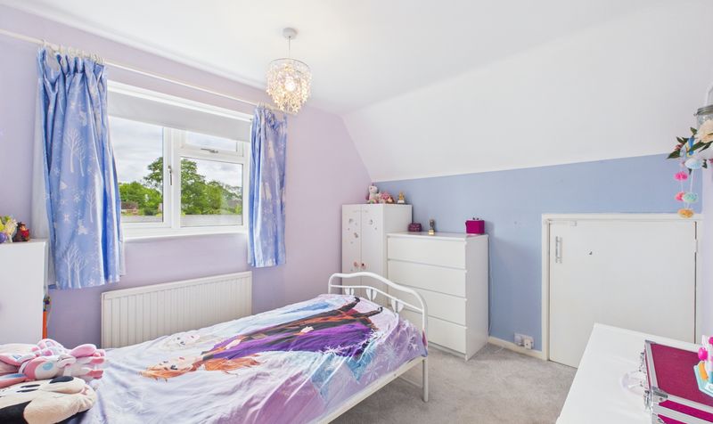 St. James Avenue, Upton, CH2