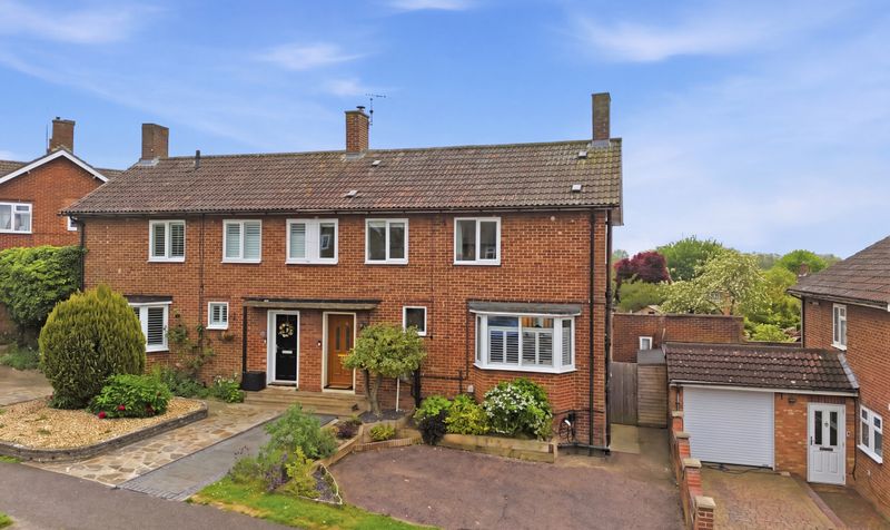 3 Bedroom House For Sale &ndash; Benchley Hill, Hitchin, SG4