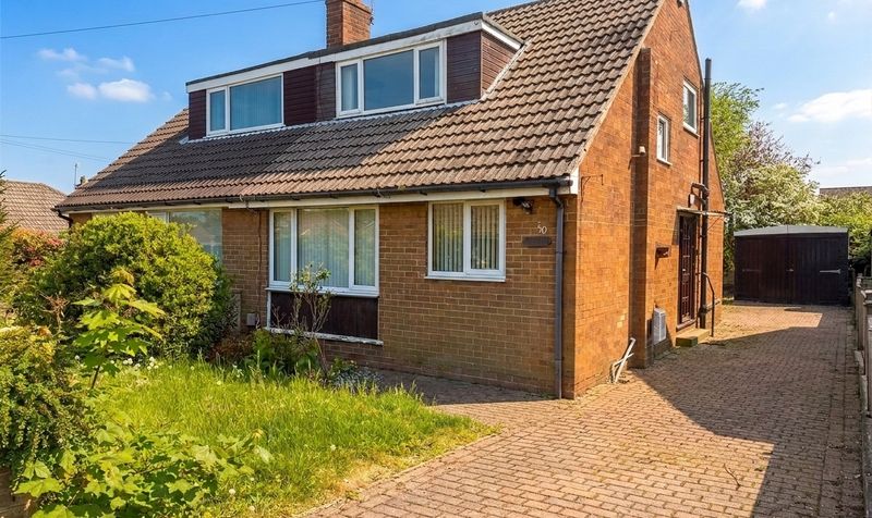Marten Drive, Huddersfield, HD4