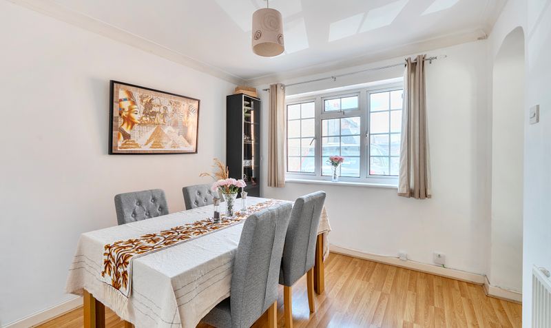 Beaconsfield Place, Epsom, KT17