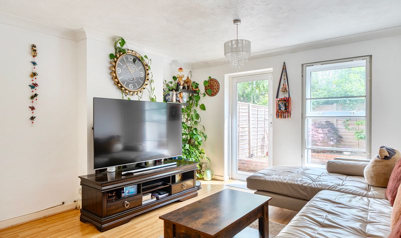 Beaconsfield Place, Epsom, KT17