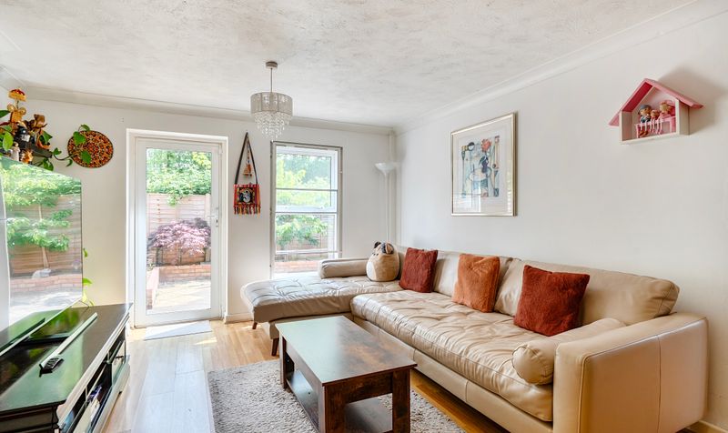 Beaconsfield Place, Epsom, KT17