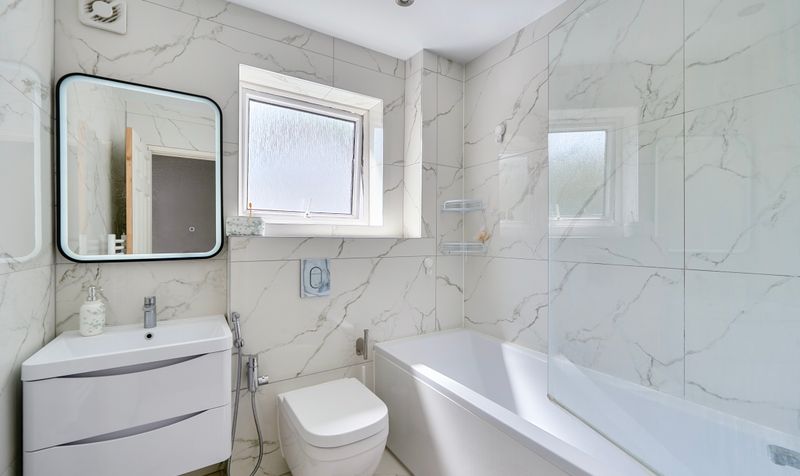 Beaconsfield Place, Epsom, KT17