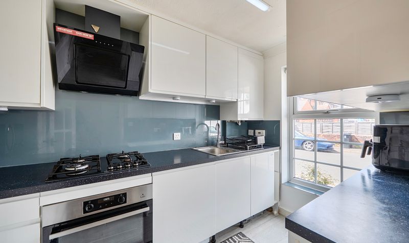 Beaconsfield Place, Epsom, KT17