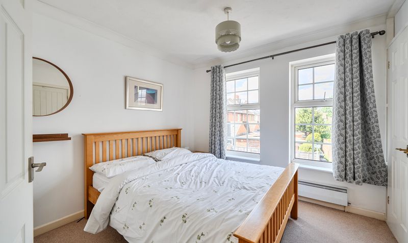 Beaconsfield Place, Epsom, KT17