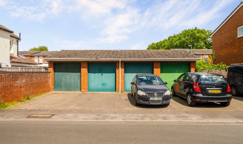 Beaconsfield Place, Epsom, KT17