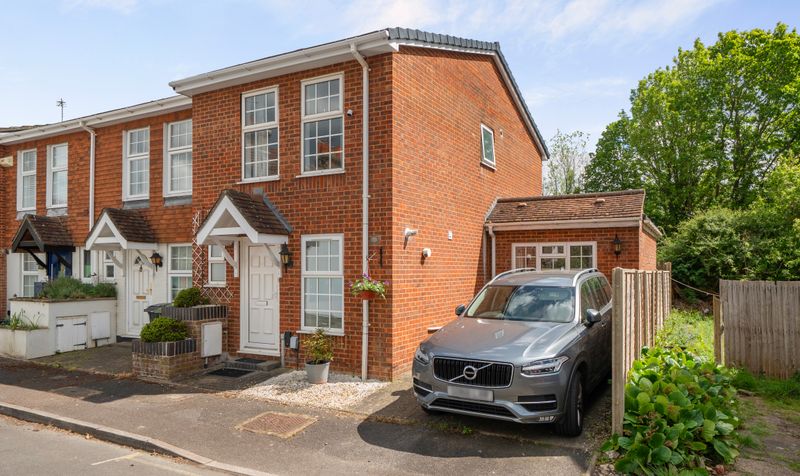 Beaconsfield Place, Epsom, KT17