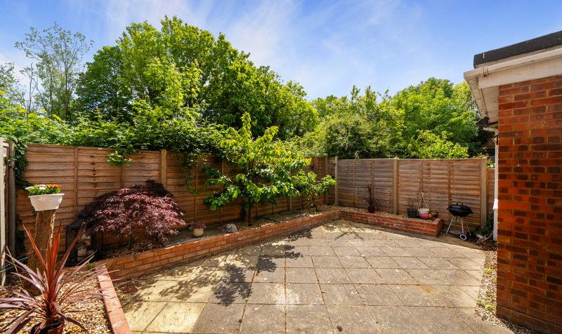 Beaconsfield Place, Epsom, KT17