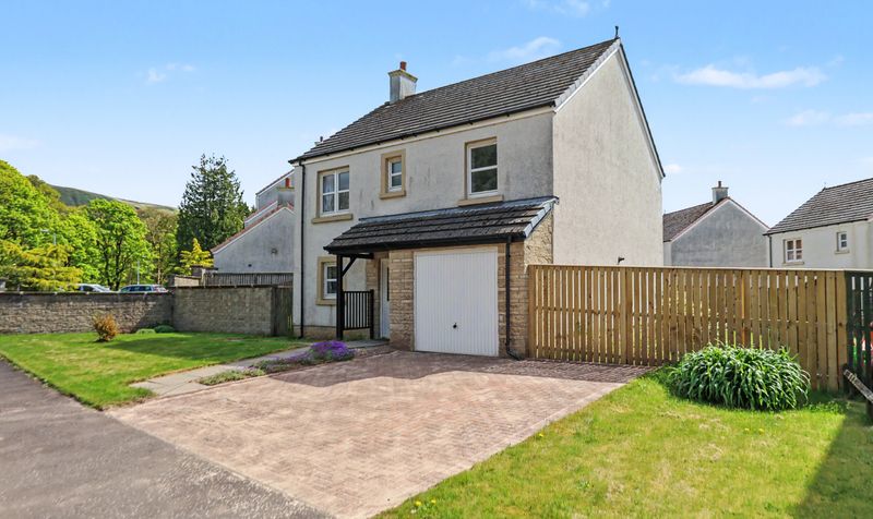 72 Castle Circle, Lennoxtown