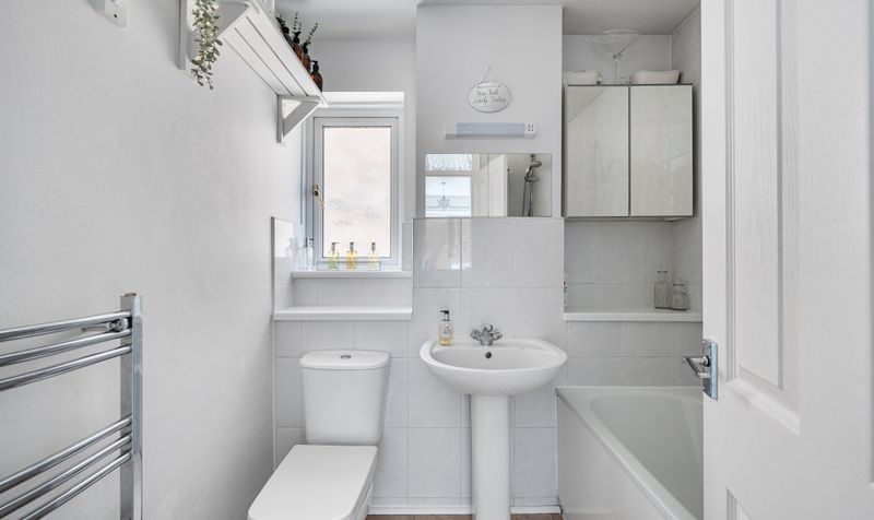 Thurnham Way, Tadworth, KT20