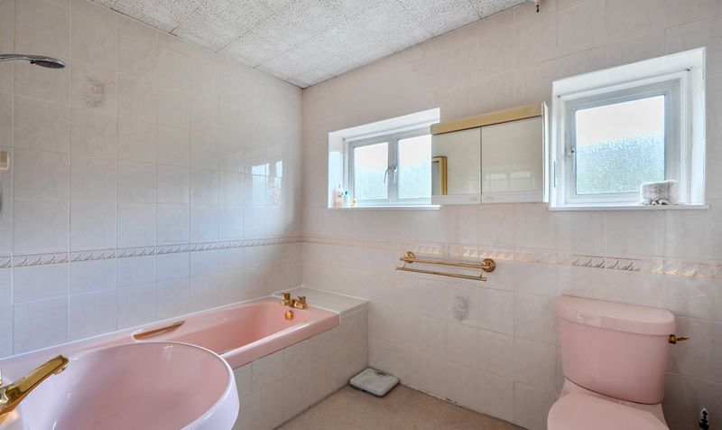 Ewell Downs Road, Epsom, KT17