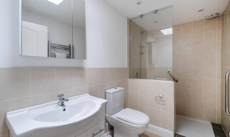 Ewell Downs Road, Epsom, KT17